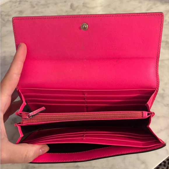 Gucci Brown Monogram Wallet with Pink Heart Accent - Picture 3 of 3